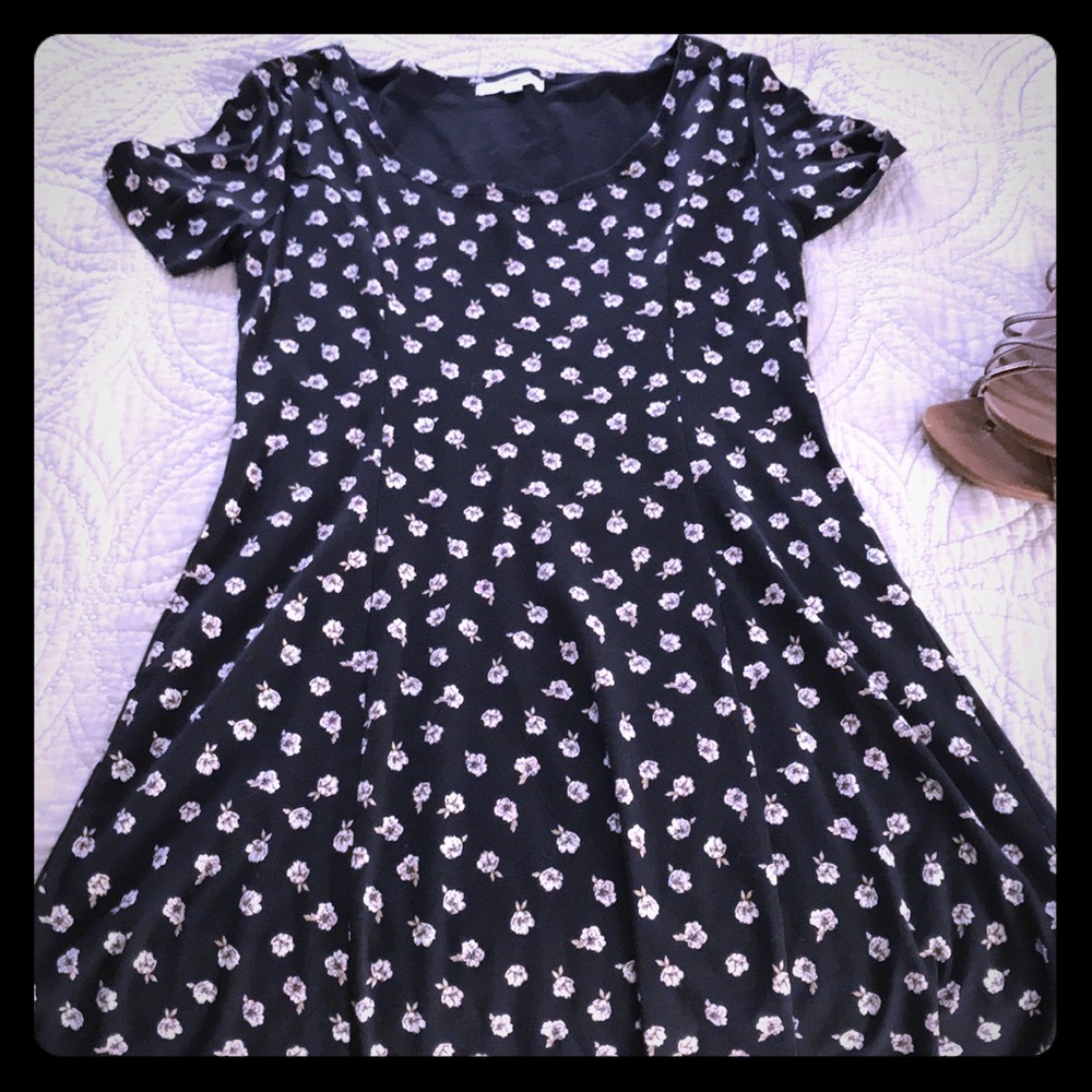 Black flower vans T-shirt dress